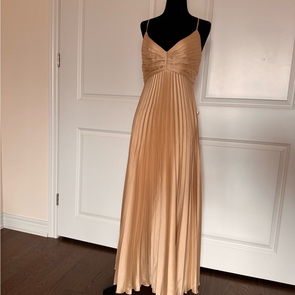 Abercrombie & Fitch Champagne Maxi Gown with Sweetheart Neckline